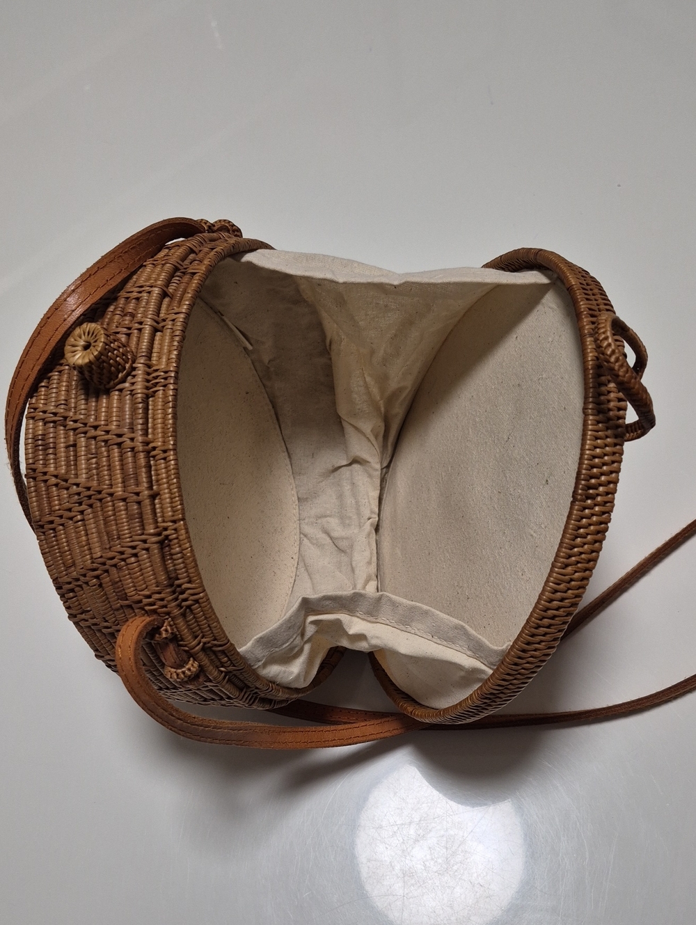 Street Level Round Wicker Purse - Picture 6 of 12